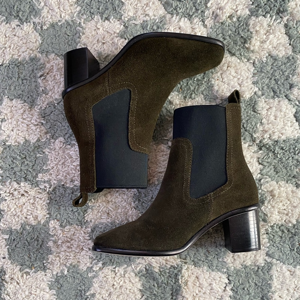 NWOB Portland Leather Vero Chelsea Boot in Vine